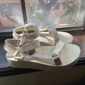 Flatform Teva Sandals